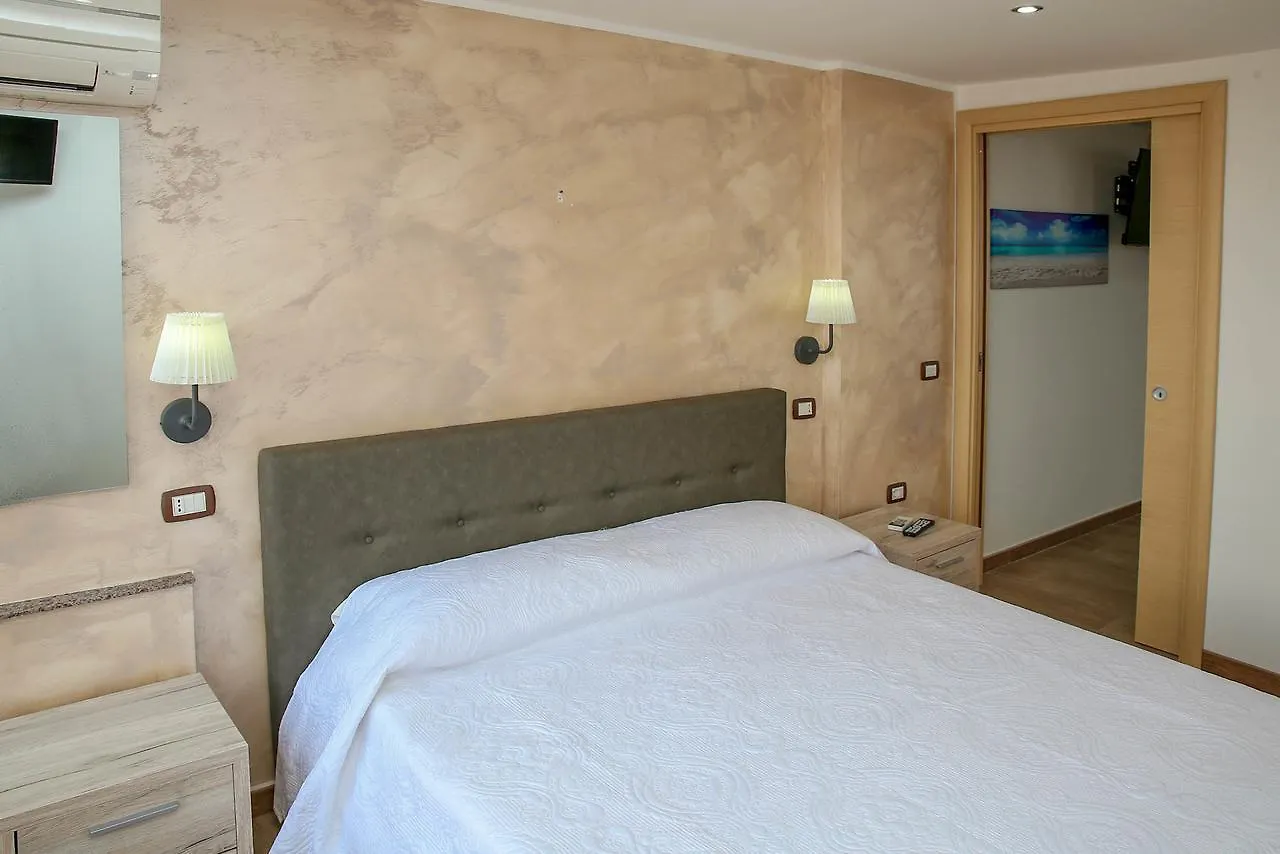 Attico Recanati Hotel Giardini-Naxos 0*,  Włochy